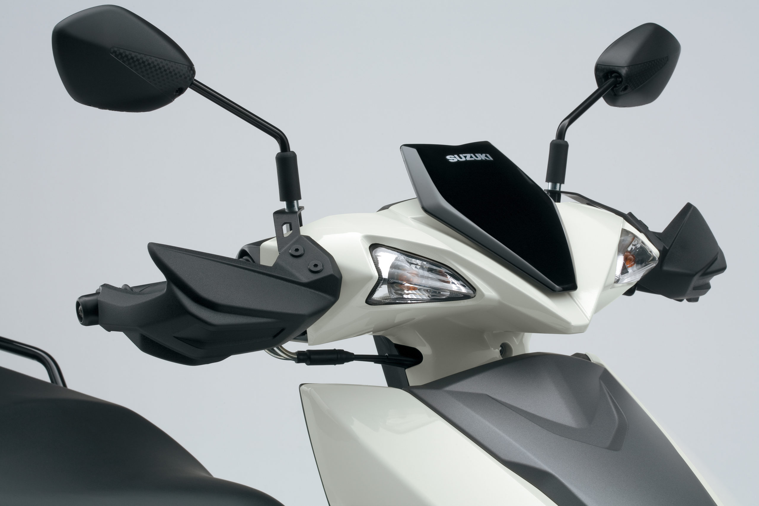 Avenis_125_M3_Knuckle_Covers-scaled